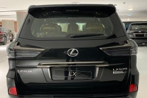 Lexus LX570 Black Edition Sport