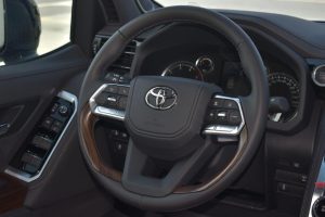 Toyota Land Cruiser 300 GXR 2023 (21)
