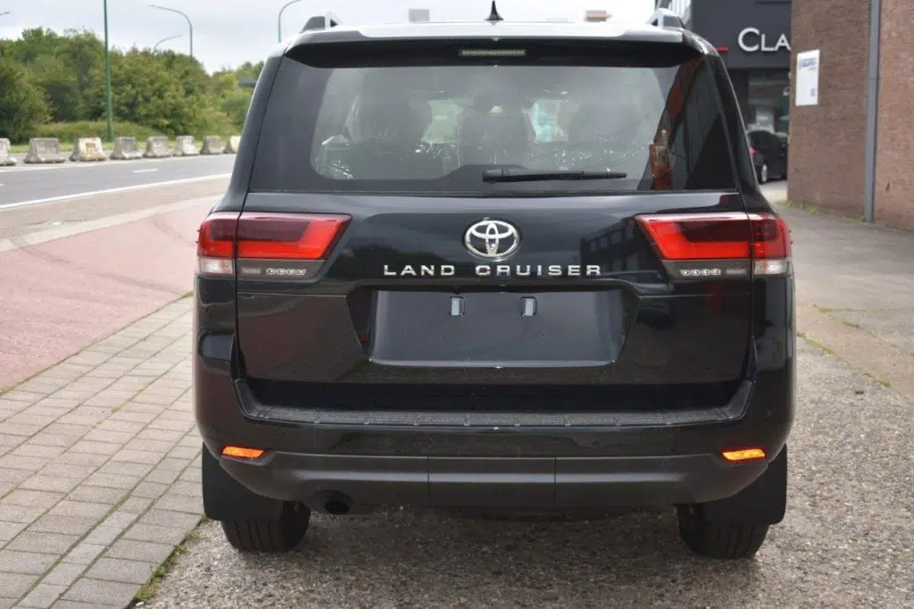 Compra con Tradex Auto la NUEVA Toyota Land Cruiser 300 modelo 2022 TradexAuto - ToyotaLandCruiser300GX R 1920w