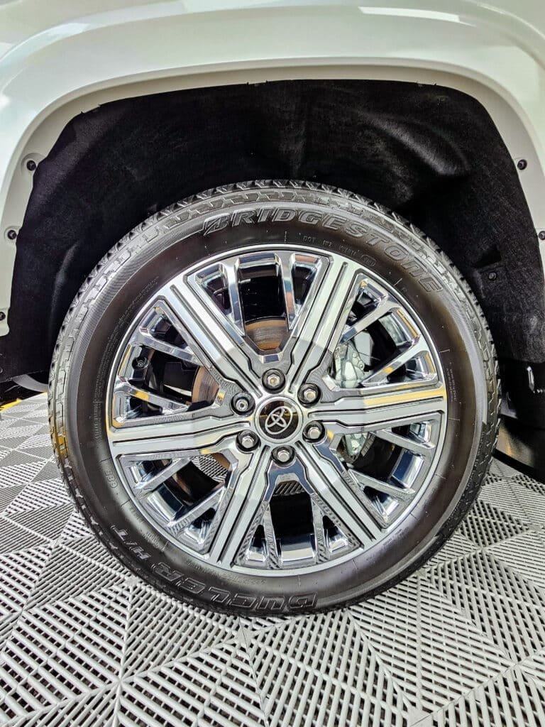Toyota Tundra 2025 en Costa Rica: Potencia, tecnología y diseño de lujo Fotos Toyota Tundra Capstone