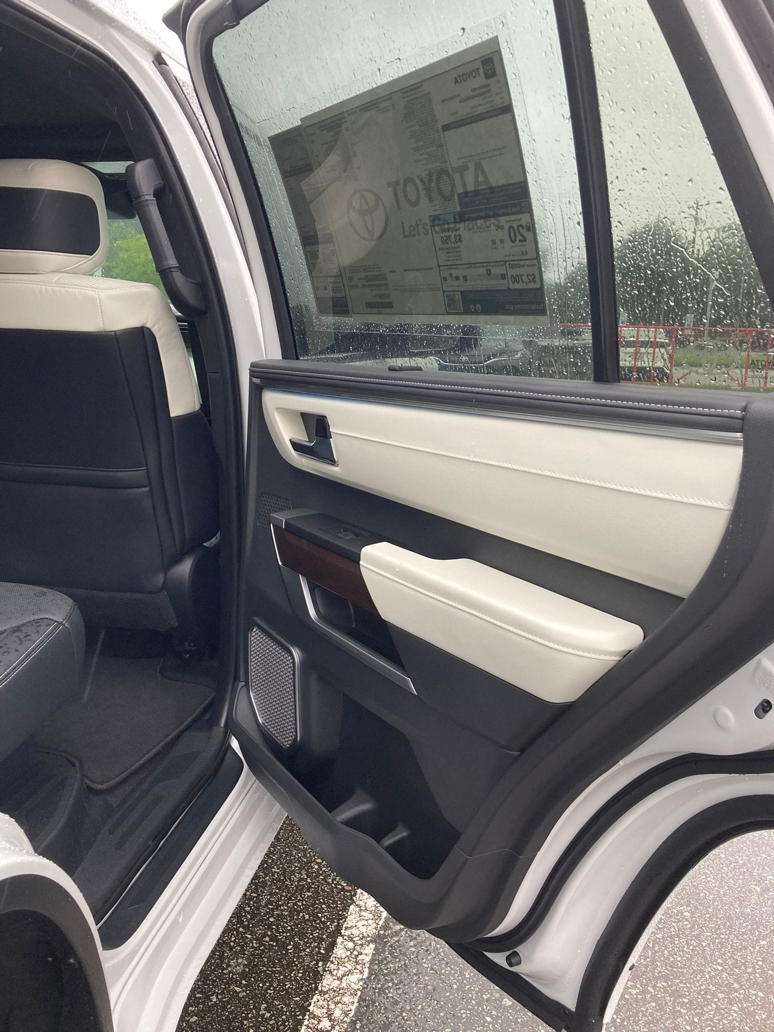 Toyota Sequoia Capstone