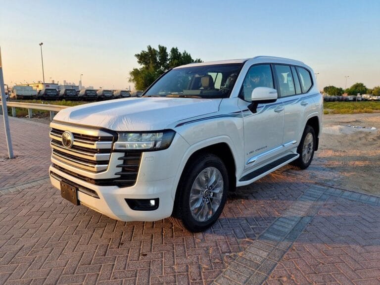 Toyota Land Cruiser 300 GXR-V Exclusive 2025