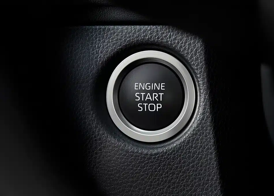 Hilux TRAVO: Diseño, tecnología y rendimiento para un nuevo nivel de conducción Un toque para iniciar la aventura. El encendido Push Start te permite arrancar la Hilux TRAVO con total comodidad y estilo.