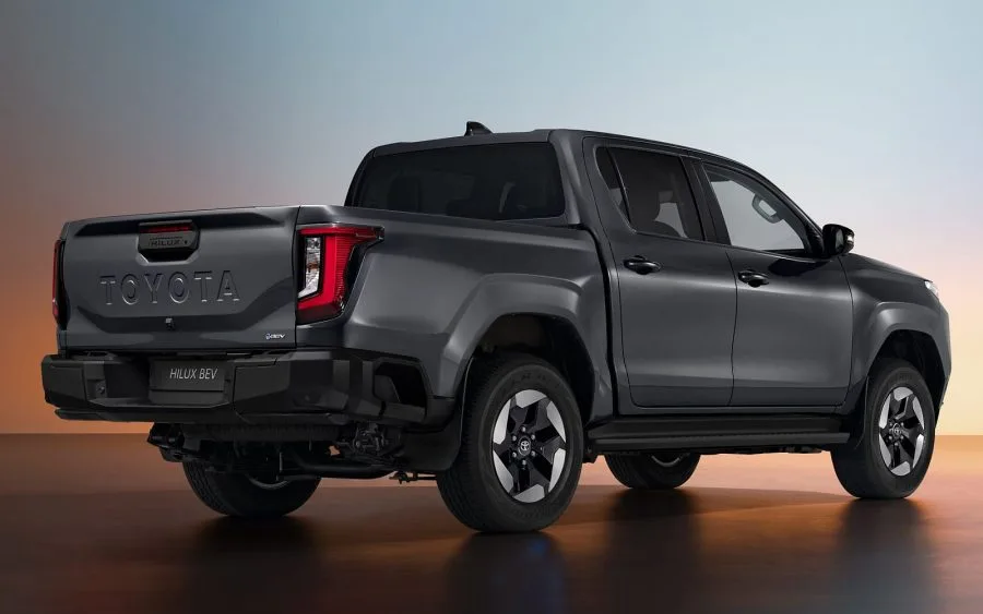 Toyota Hilux BEV 2026