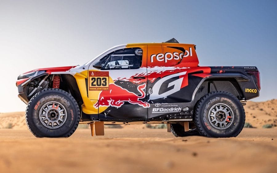 Todo sobre la Hilux GR DKR 2026: especificaciones y el nuevo equipo Toyota Rally-Raid Toyota Hilux GR DKR 2026