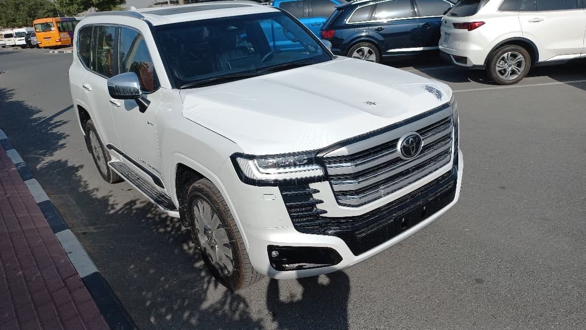 Toyota Land Cruiser 300 Hybrid