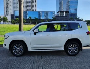 Toyota Land Cruiser 300 VX