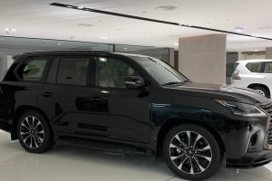 Lexus LX570 Black Edition Sport