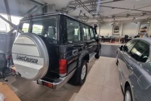 TOYOTA Land Cruiser 76 2023