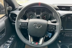 Volante Toyota Hilux GR Sport