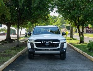 Toyota Land Cruiser 300 GR Sport