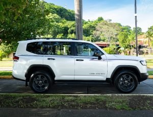 Toyota Land Cruiser 300 GR Sport
