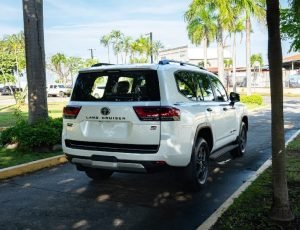 Toyota Land Cruiser 300 GR Sport