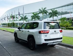 Toyota Land Cruiser 300 GR Sport
