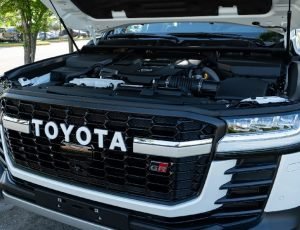 Toyota Land Cruiser 300 GR Sport