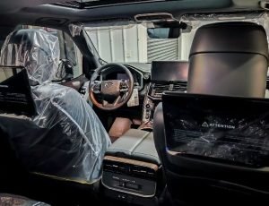 Interior Toyota LC 300 GXR