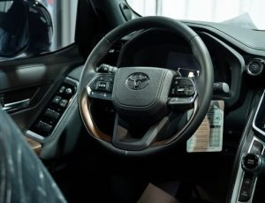 Interior Toyota LC 300 GXR