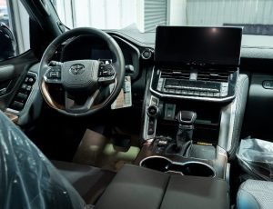 Interior Toyota LC 300 GXR